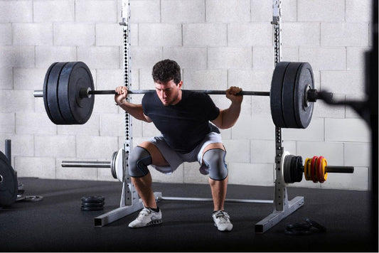 De beste compound oefeningen - Hallo fitness-fanaten! Als je ernaar streeft om niet alleen sterker te worden, maar ook spiermassa op te bouwen en functioneler te bewegen, dan is het tijd om jezelf onder te dompelen in de wereld van compound oefeningen. De